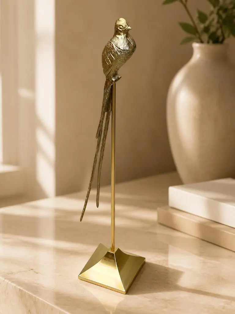 Figura decorativa en Jaén - Ave del Paraíso metal dorado (Zalema Decoración)