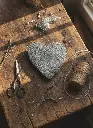 Corazón de fibra plano en taller de manualidades