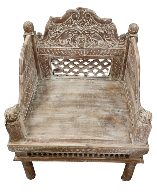 Sillón tallado a mano