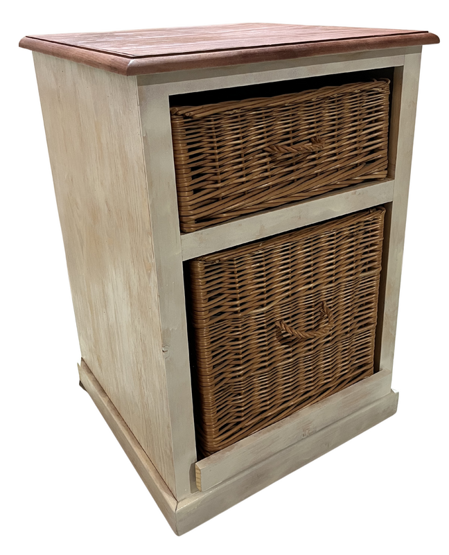 Mueble con cestas de mimbre natural
